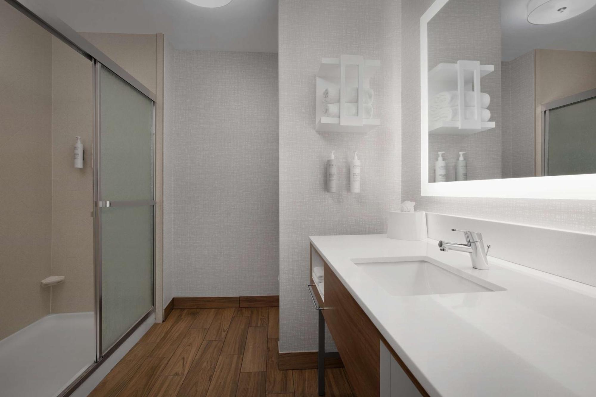 Hampton Inn Yorkville Exterior photo