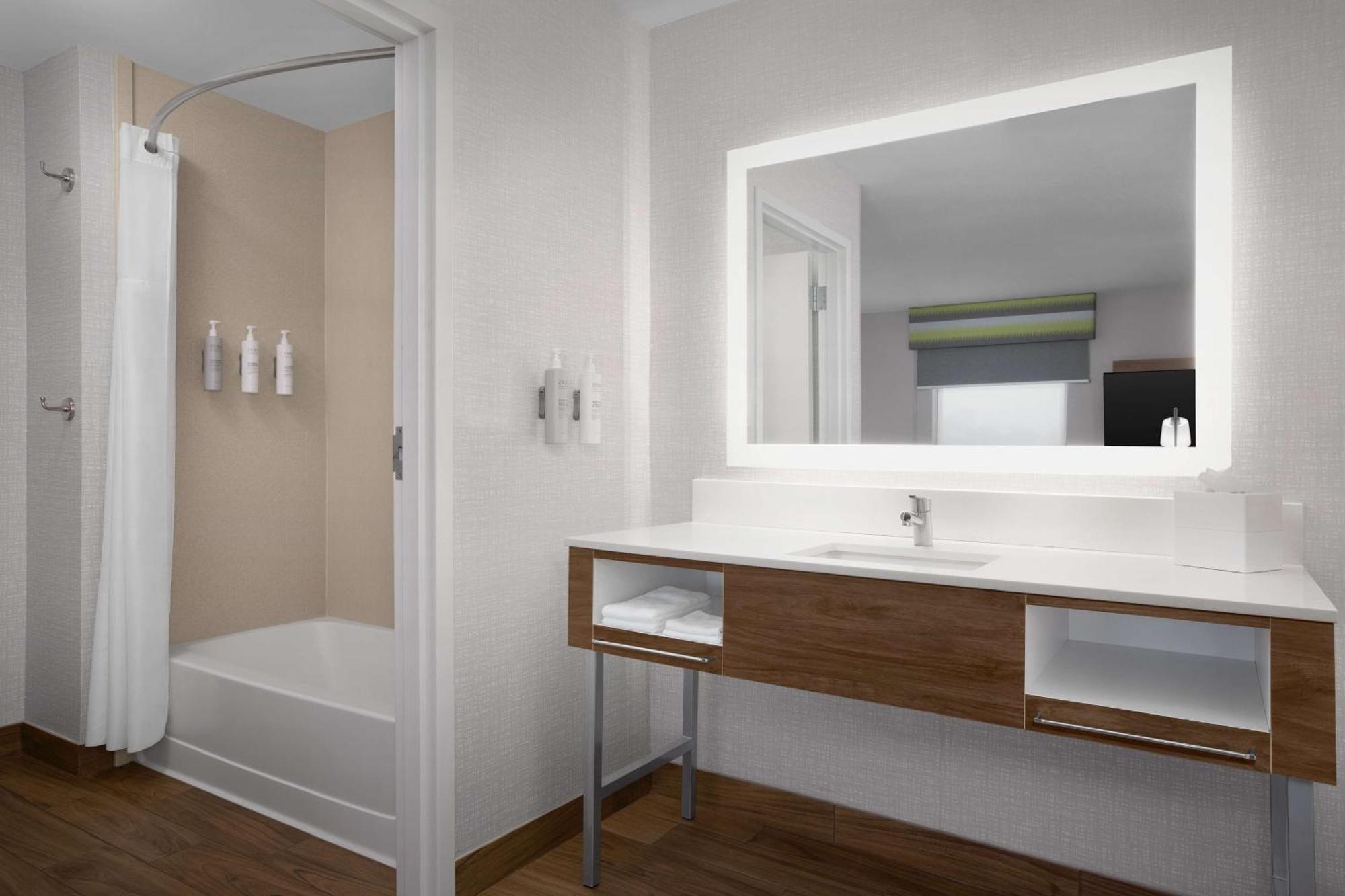 Hampton Inn Yorkville Exterior photo