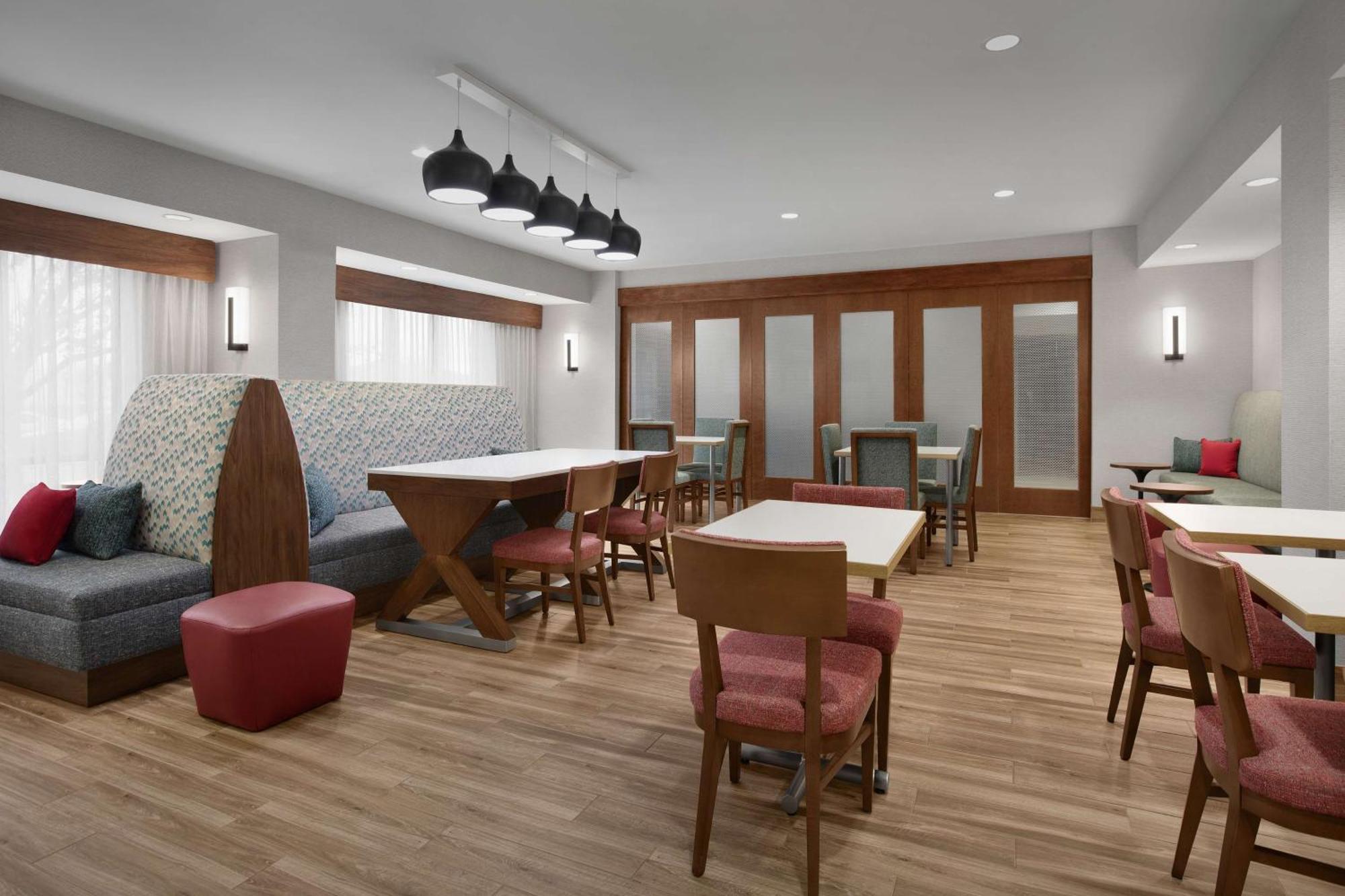 Hampton Inn Yorkville Exterior photo
