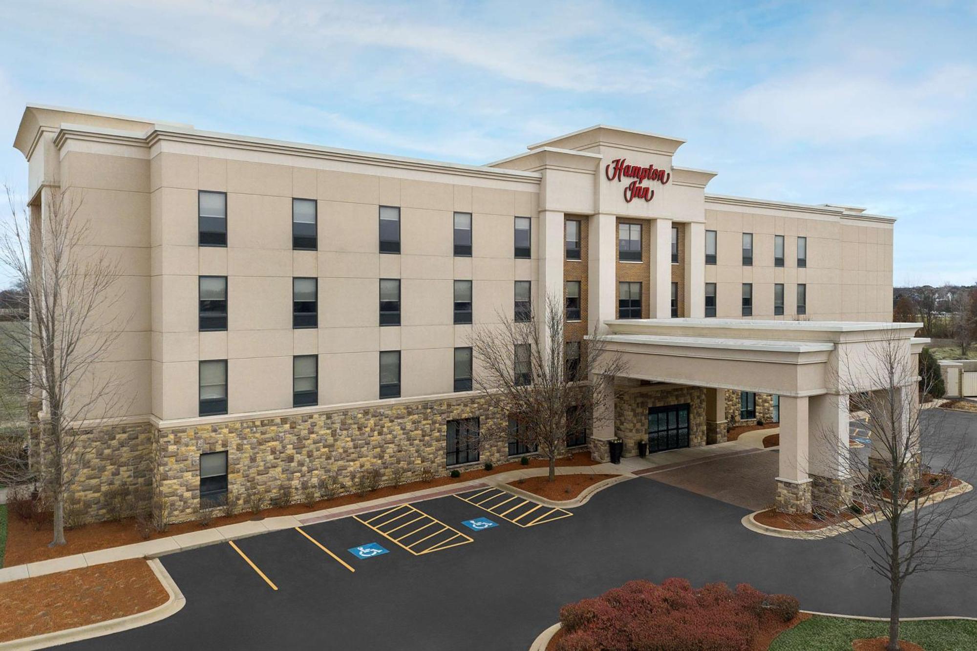 Hampton Inn Yorkville Exterior photo